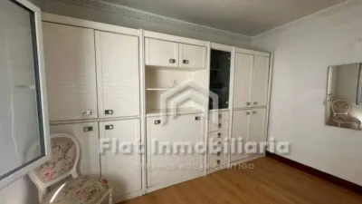 Flat Inmobiliaria is selling a flat in the Centro de Castro - Urdiales area, located with all amenities at hand, close to Ostende beach and the port. It comprises a living-dining room, three bedrooms, kitchen, bathroom and terrace. The property needs updating, with double-glazed PVC windows. Concrete building with lift. An excellent opportunity both as a main residence and as an investment, thanks to its central location and proximity to the sea. If you are interested, please get in touch with us to arrange a viewing! photo 8