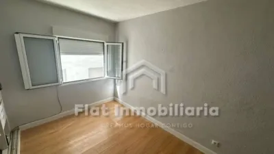 Flat Inmobiliaria is selling a flat in the Centro de Castro - Urdiales area, located with all amenities at hand, close to Ostende beach and the port. It comprises a living-dining room, three bedrooms, kitchen, bathroom and terrace. The property needs updating, with double-glazed PVC windows. Concrete building with lift. An excellent opportunity both as a main residence and as an investment, thanks to its central location and proximity to the sea. If you are interested, please get in touch with us to arrange a viewing! photo 18
