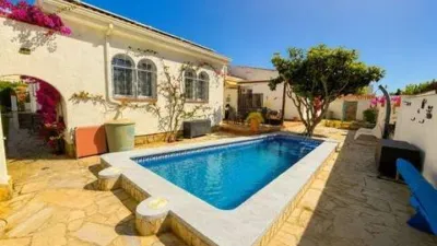 Chalet in Mont-roig del Camp photo 9