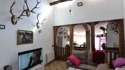 Chalet on Calle de la Expo 92 photo 4
