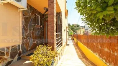 House on Carrer de Palestina photo 2