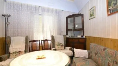Chalet on Calle del Marqués de la Constancia photo 3