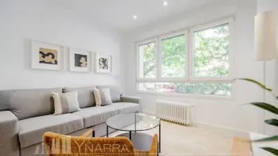 Apartment on Clara del Rey Street photo 4