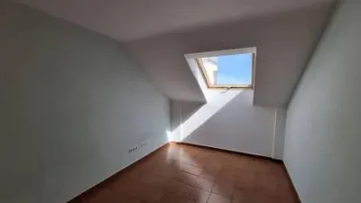 Flat on Calle Montesa photo 14