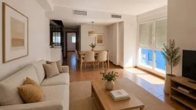 Flat on Calle Montesa photo 2