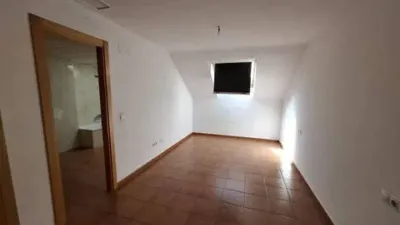 Flat on Calle Montesa photo 11