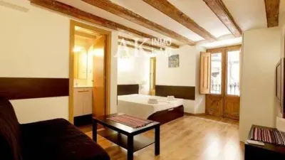 Piso en El Raval photo 2