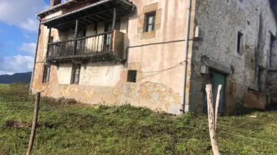 House on Calle Barrio Navajeda-Riestre, No. 110 photo 6