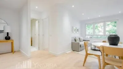 Apartment on Clara del Rey Street photo 2