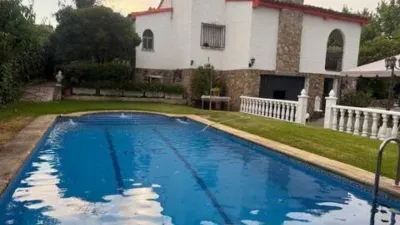 Chalet in Urbanización Santa María photo 2