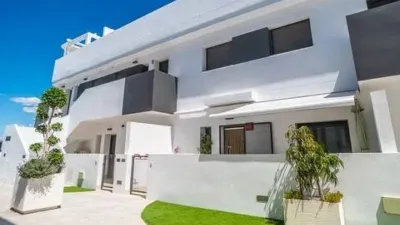 Chalet in Los Balcones-Los Altos-Punta Prima photo 3