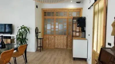 Local comercial en alquiler en Perillo - Más