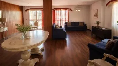 Semi-detached house on Avenida de la Solidaridad photo 3