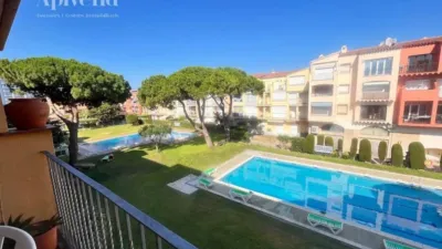 Apartment in Castelló d'Empúries photo 2