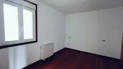 Piso – A Pobra do Caramiñal, A Tomada - Más