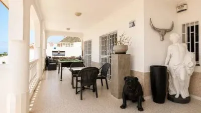Chalet on Calle de la Solana photo 4