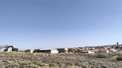 Terreno en venta en Calle Avenida los Toreros, 19 - Más