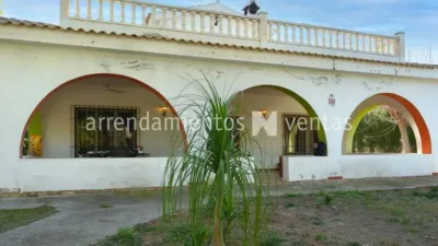 Chalet in Manises photo 2