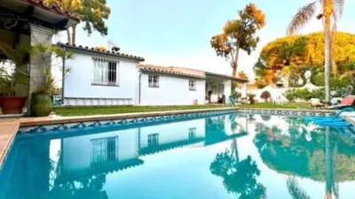 Chalet on Avenida de las Golondrinas photo 2