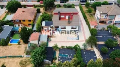 Chalet on Carrer del Montseny photo 11