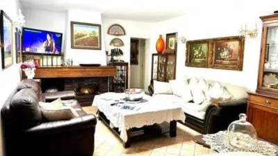 Chalet on Avenida de las Golondrinas photo 13