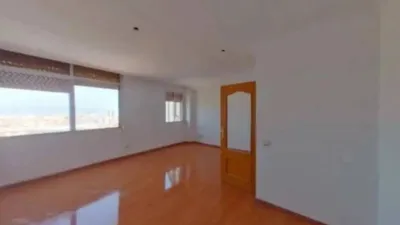Apartment in Cornellà de Llobregat photo 5