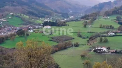 Rustic house in photo 7