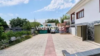 Chalet on Carrer del Montseny photo 5