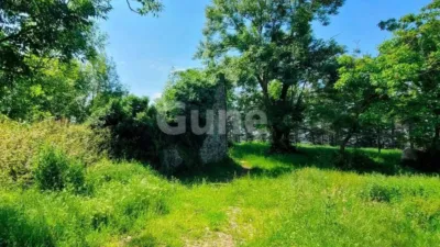 Rustic house in photo 8