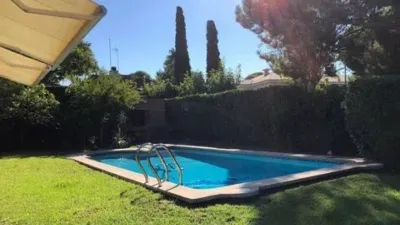 Chalet on Carrer dels Gira-sols photo 3