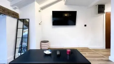 Apartment in City Hall Centre photo 7