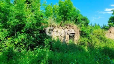 Rustic house in photo 5
