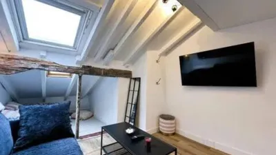 Apartment in City Hall Centre photo 13