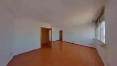 Apartment in Cornellà de Llobregat photo 4