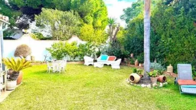 Chalet on Avenida de las Golondrinas photo 6