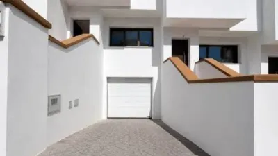 Terraced house on Calle Alcalde Domingo Luis Estrada Nn photo 2