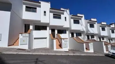 Terraced house on Calle Alcalde Domingo Luis Estrada Nn photo 22