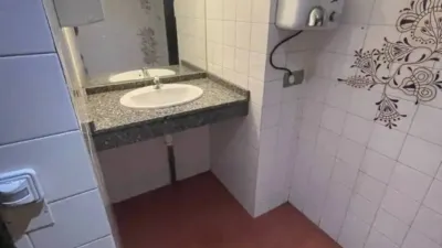 Local comercial en alquiler en Culleredo - Más