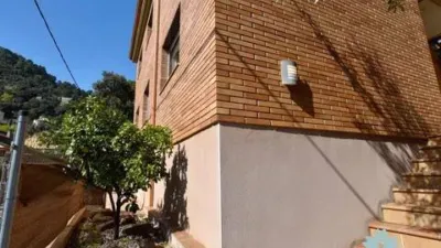 Chalet in Torrelles de Llobregat photo 2