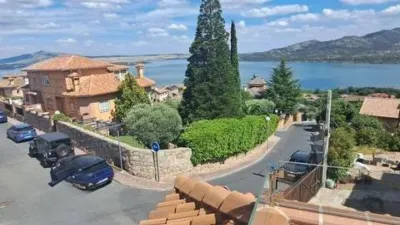 Chalet in Manzanares el Real photo 2