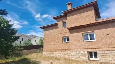 Chalet in Manzanares el Real photo 17