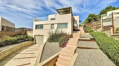 Chalet on Carrer de Barcelona photo 3