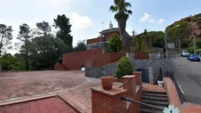 Chalet in Torrelles de Llobregat photo 2