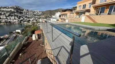 Townhouse in Port Esportiu-Canyelles-Puig Rom photo 17