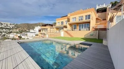 Townhouse in Port Esportiu-Canyelles-Puig Rom photo 3