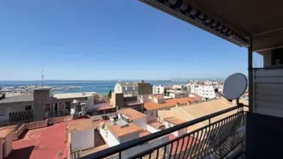 Apartment on Carrer del Puig Rom photo 9