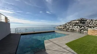 Townhouse in Port Esportiu-Canyelles-Puig Rom photo 2