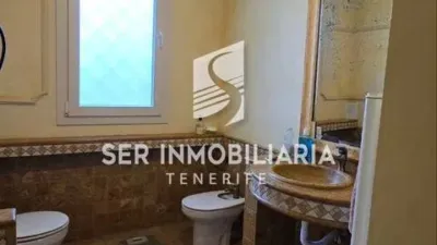 Chalet on Elvira Street photo 24