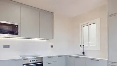 Top-floor apartment on Calle del Corazón de María photo 4
