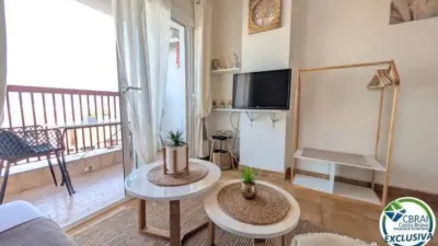 Apartment in Passatge Muga Delta photo 5